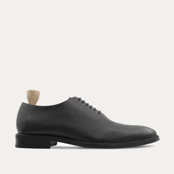 Luja - Men's Black Pebble Grain Wholecut Shoe
